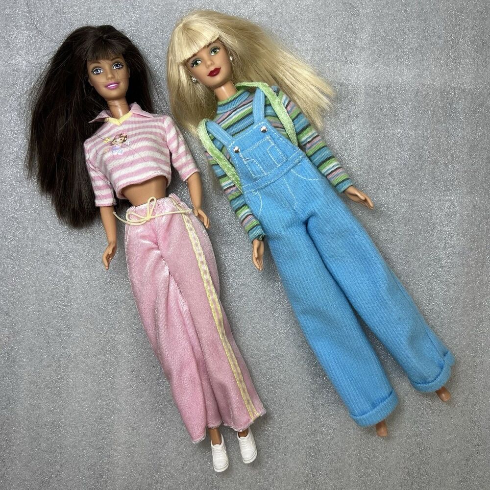 Lot If 2 Vintage Mattel Barbie W Outfits Cool Blue & Bedtime Baby